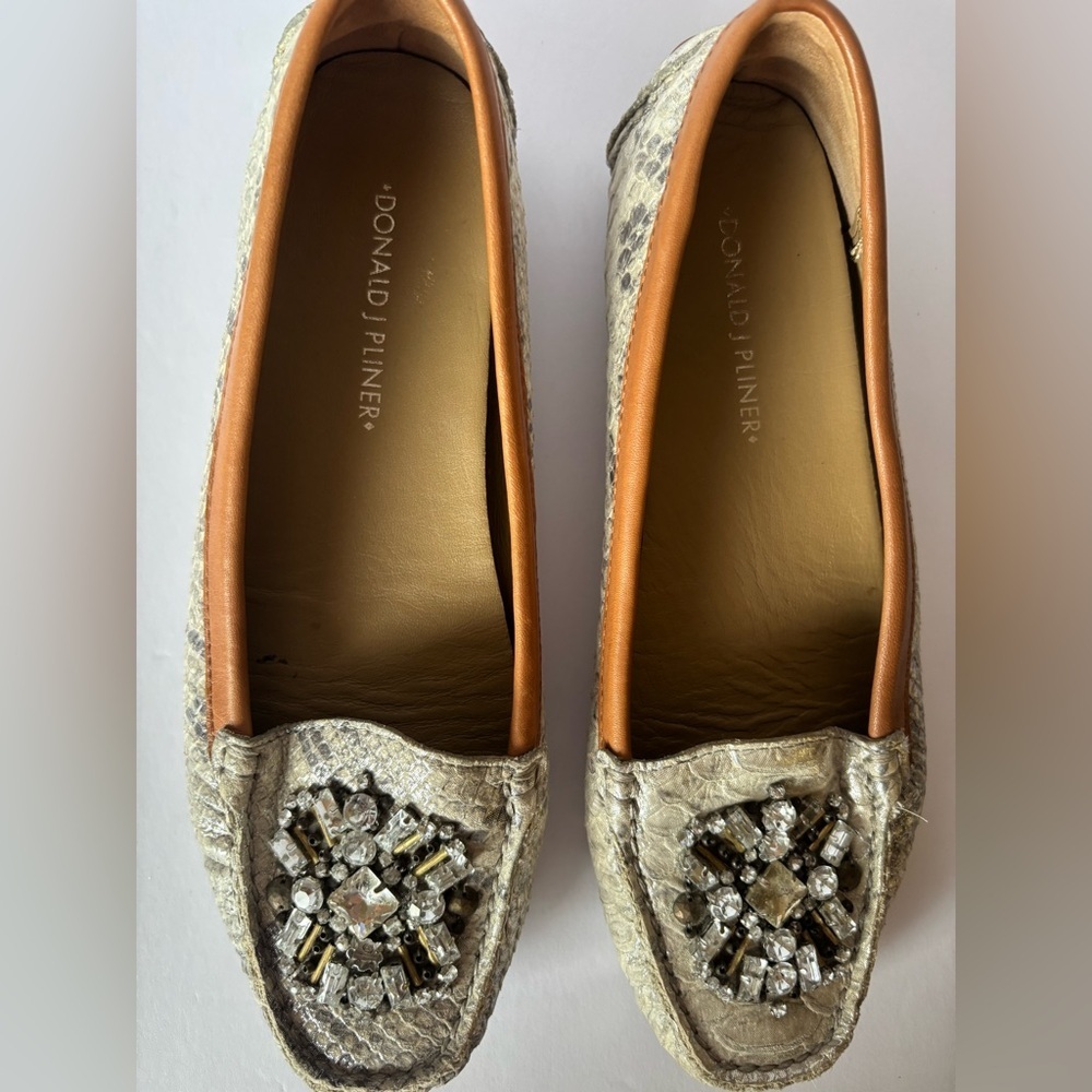 Donald J Pliner Mystic Beaded Flats Size 6M Snakeskin Embellished Loafers - Picture 2 of 10
